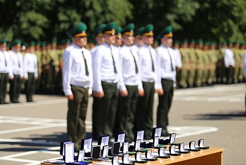 25-й выпуск офицеров состоялся в Институте пограничной службы